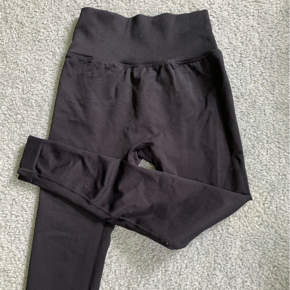 black leggings